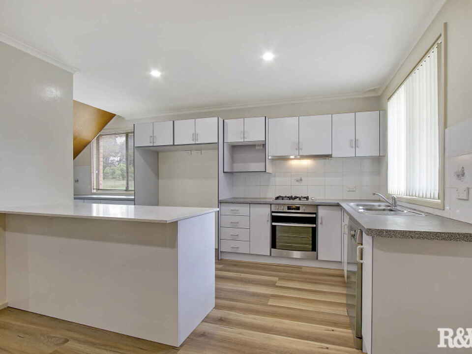 5 Daniel Parade St Clair