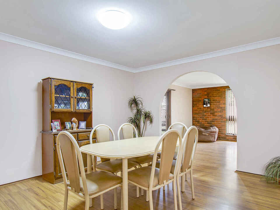 13 Merino Circuit St Clair