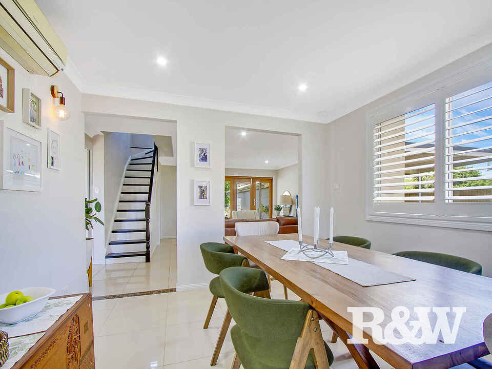 8 Cunningham Close St Clair