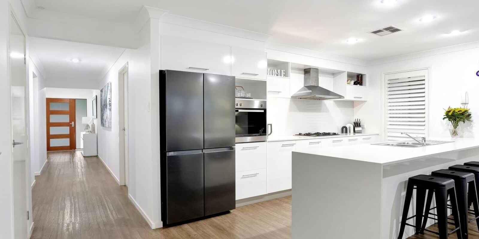 80 Bluestone Drive Glenmore Park 80 Bluestone Drive Glenmore Park
