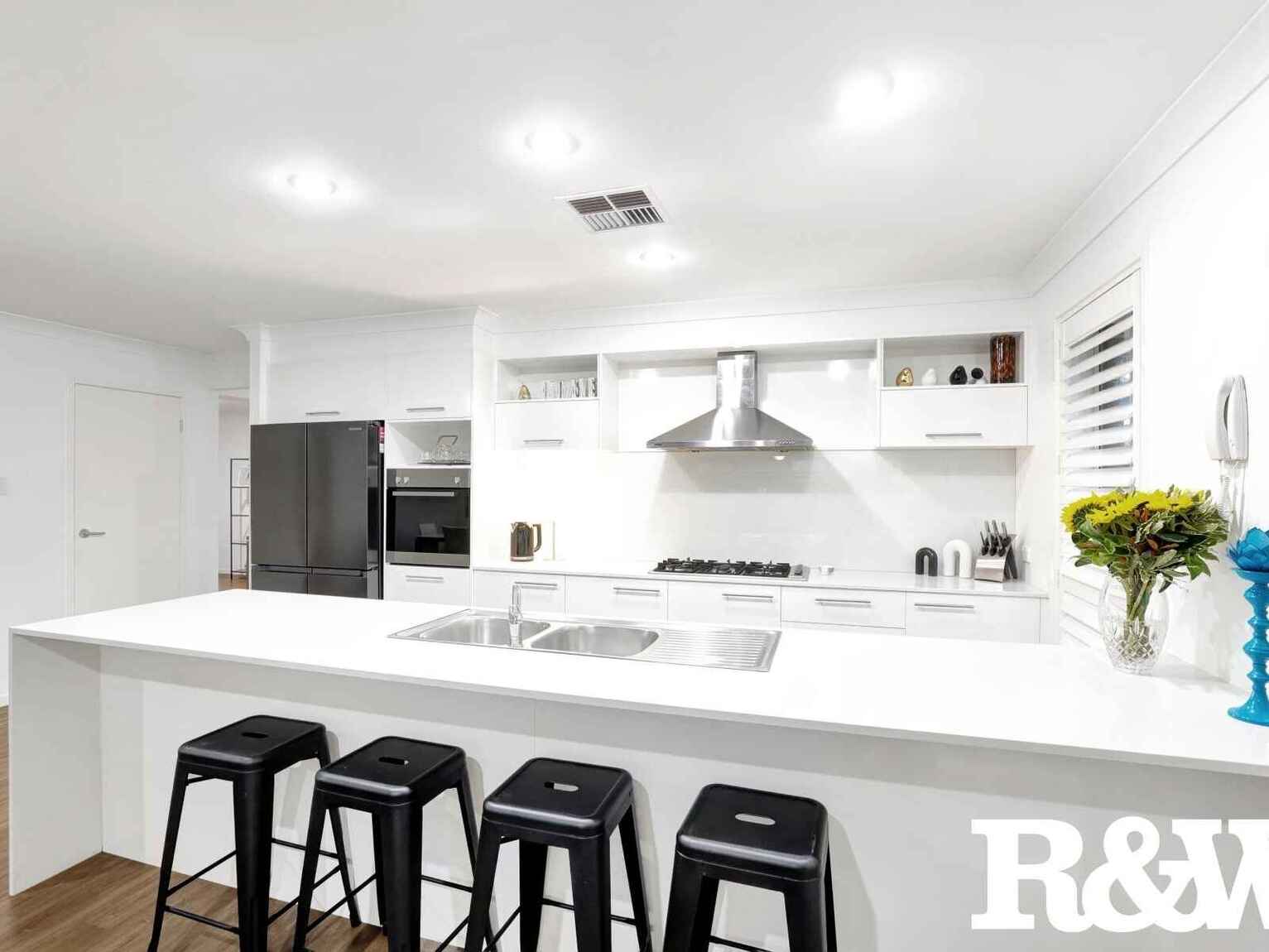 80 Bluestone Drive Glenmore Park 80 Bluestone Drive Glenmore Park