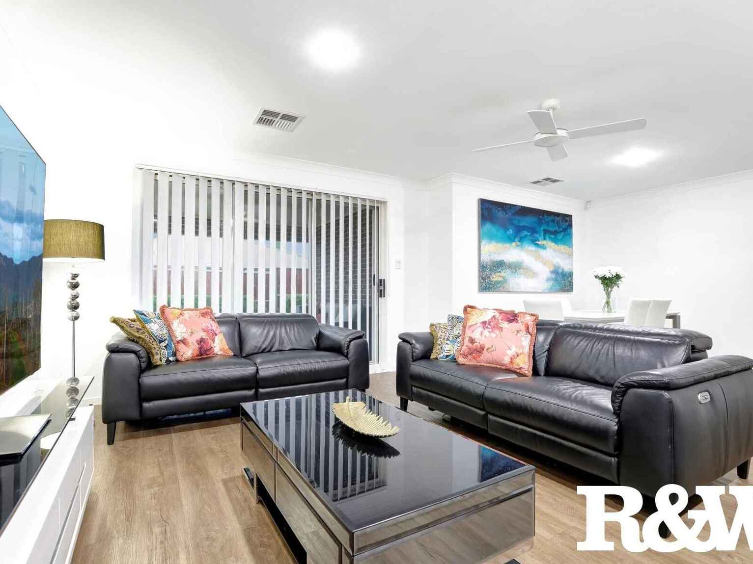 80 Bluestone Drive Glenmore Park 80 Bluestone Drive Glenmore Park