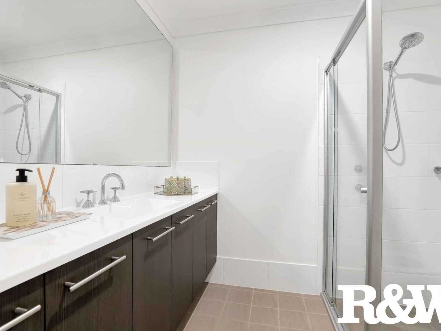 80 Bluestone Drive Glenmore Park 80 Bluestone Drive Glenmore Park