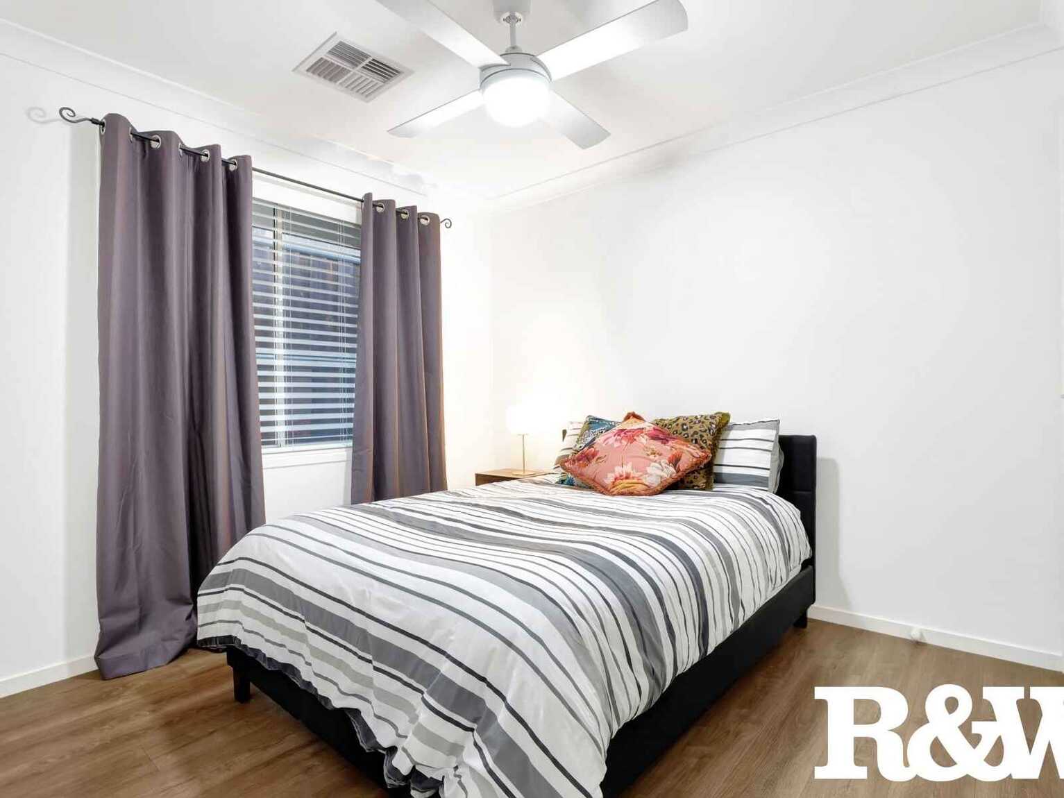 80 Bluestone Drive Glenmore Park 80 Bluestone Drive Glenmore Park
