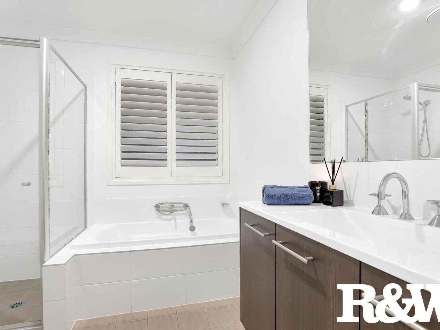 80 Bluestone Drive Glenmore Park 80 Bluestone Drive Glenmore Park