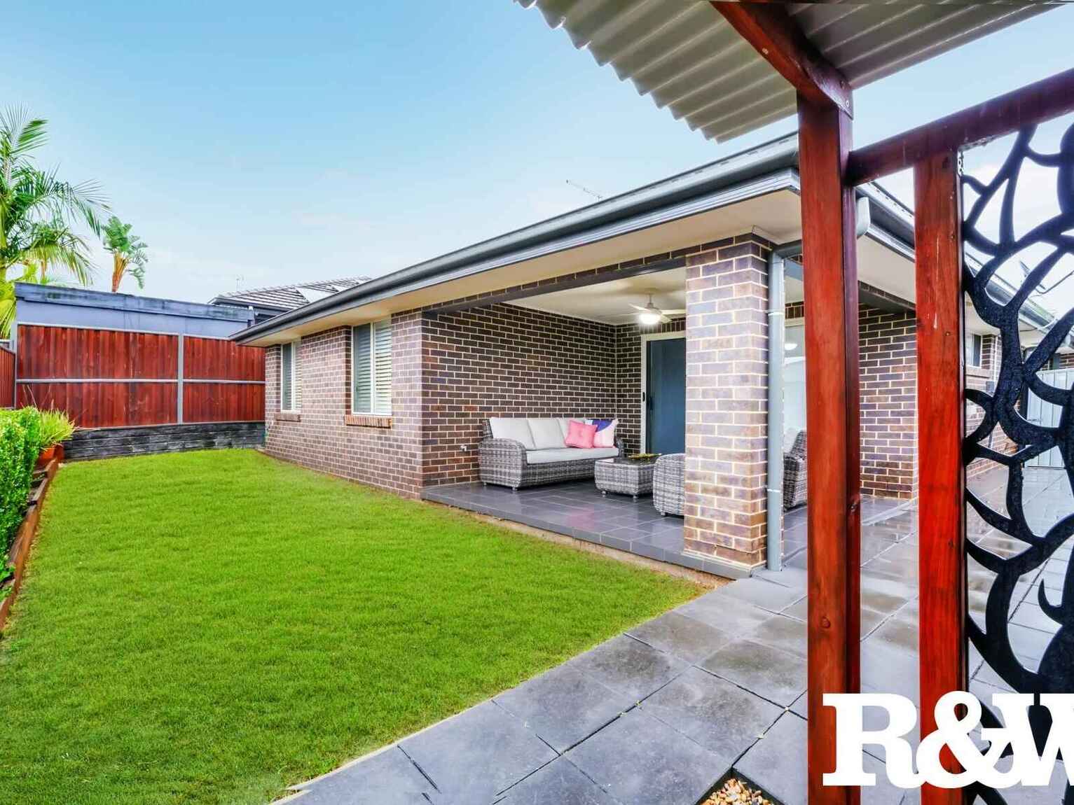 80 Bluestone Drive Glenmore Park 80 Bluestone Drive Glenmore Park