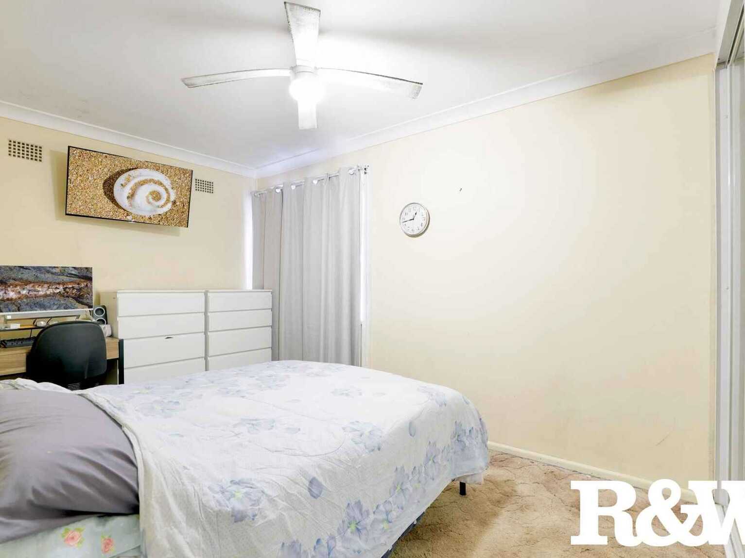 32 & 32A Marquesa Crescent Lethbridge Park 32 & 32A Marquesa Crescent Lethbridge Park