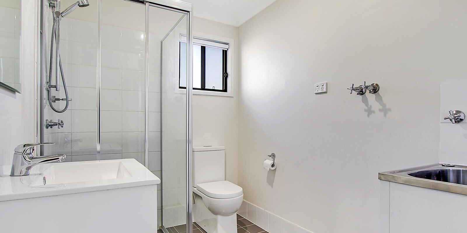32 & 32A Marquesa Crescent Lethbridge Park 32 & 32A Marquesa Crescent Lethbridge Park