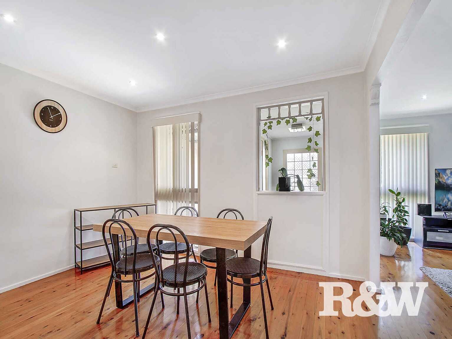 2 Chrisalex Place St Clair