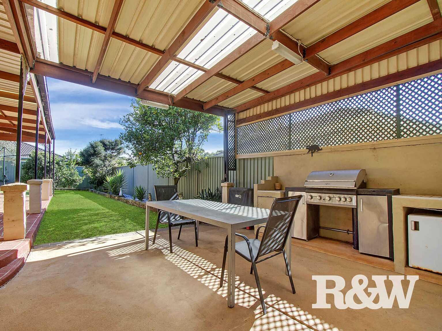 2 Chrisalex Place St Clair