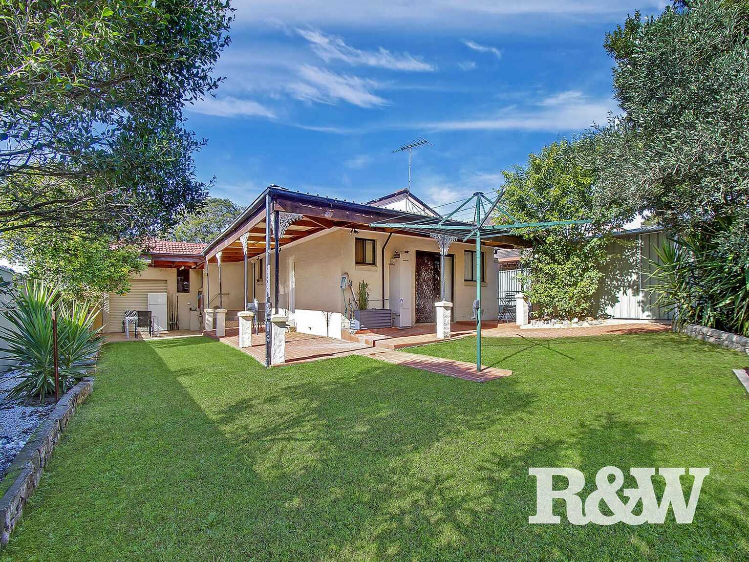 2 Chrisalex Place St Clair