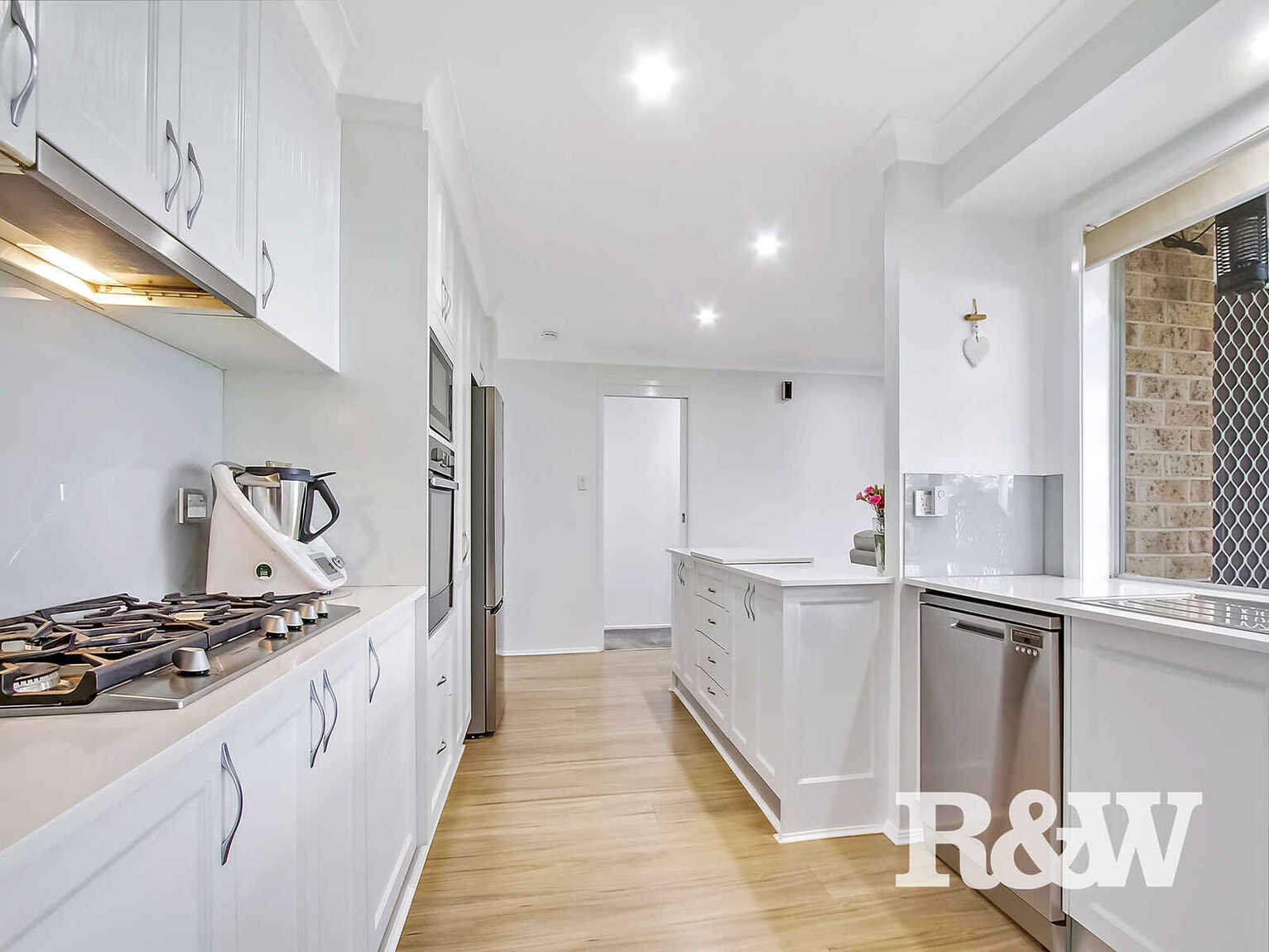 6 Pecos Close St Clair