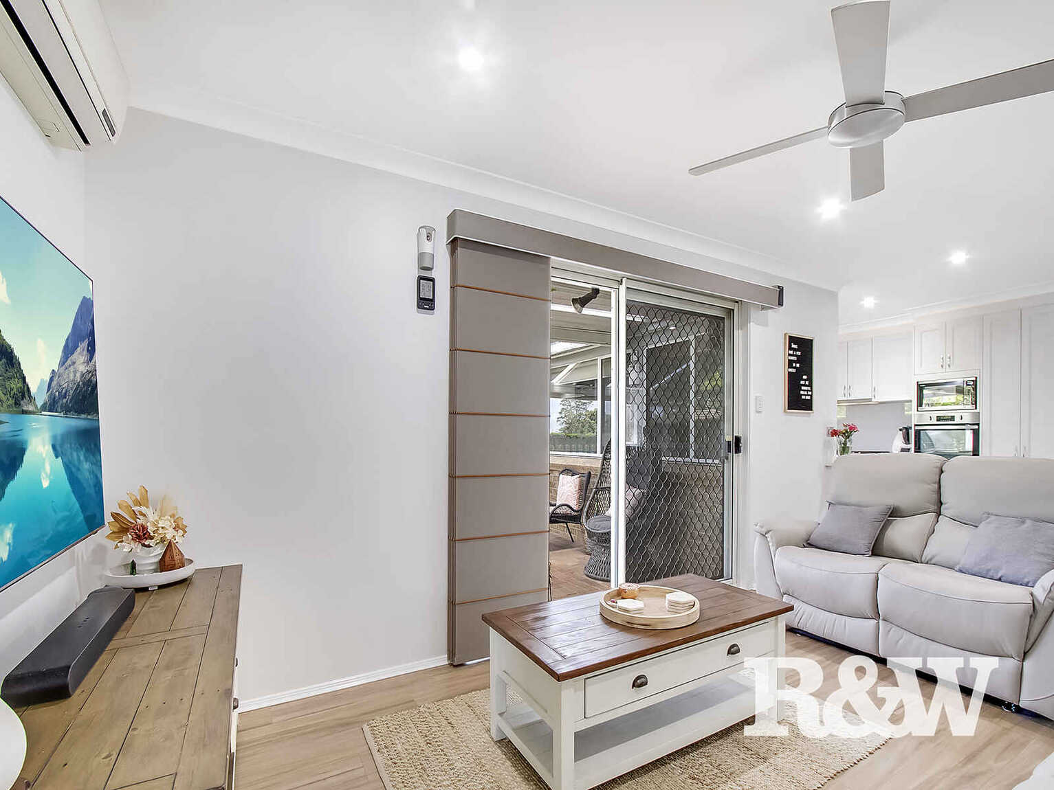 6 Pecos Close St Clair