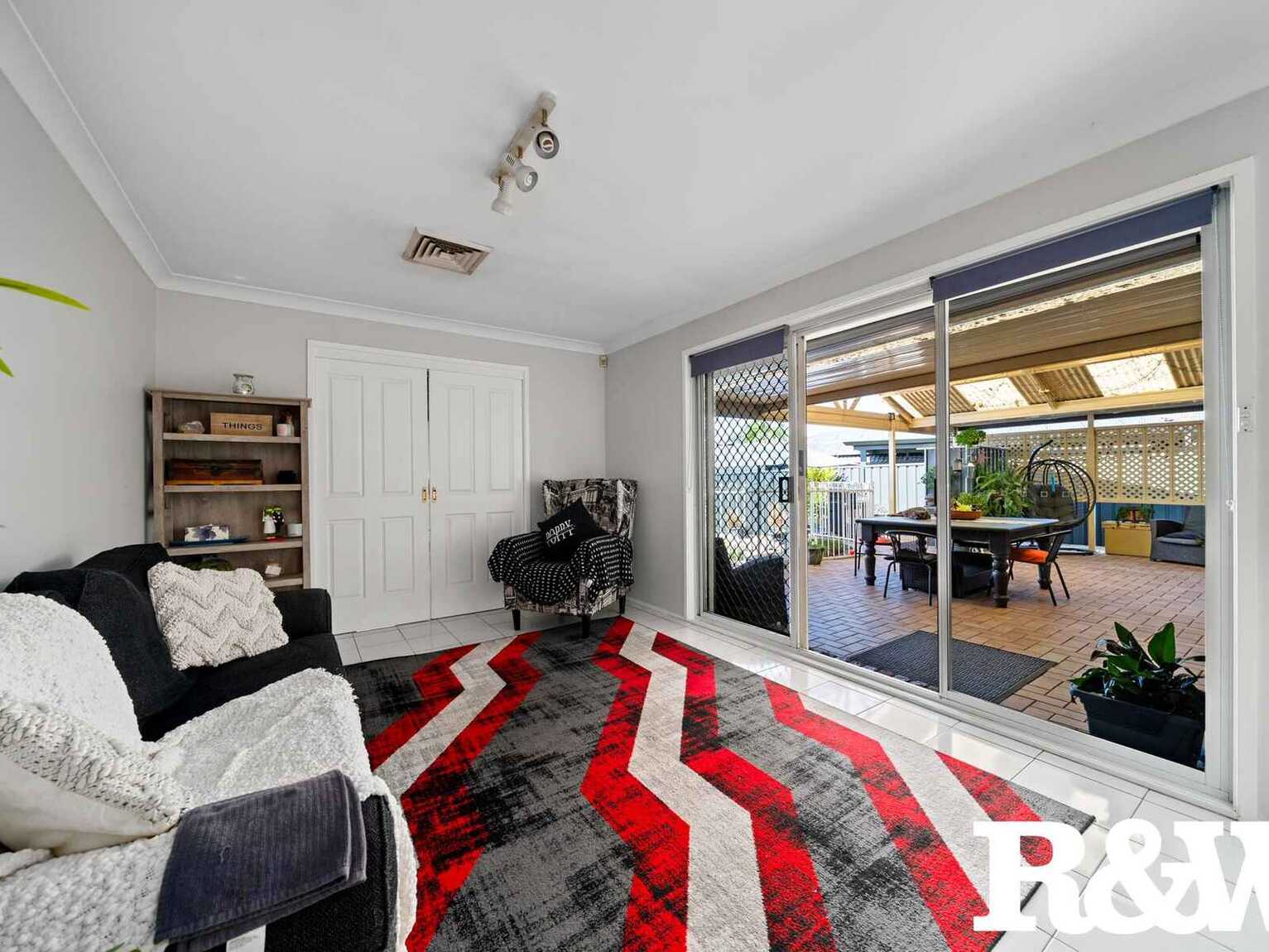 90 Fantail Crescent Erskine Park