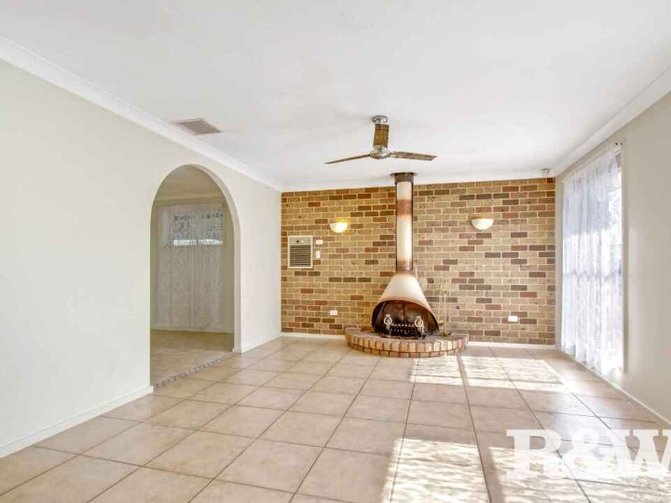 11 Caribou Close St Clair