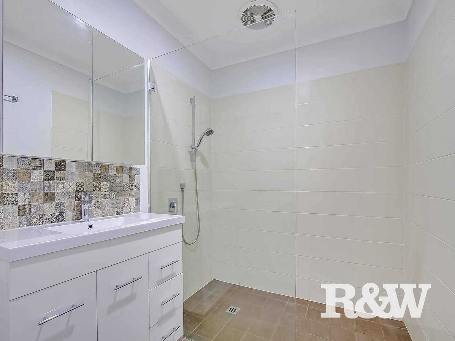 23 & 23A Epping Close Cambridge Park