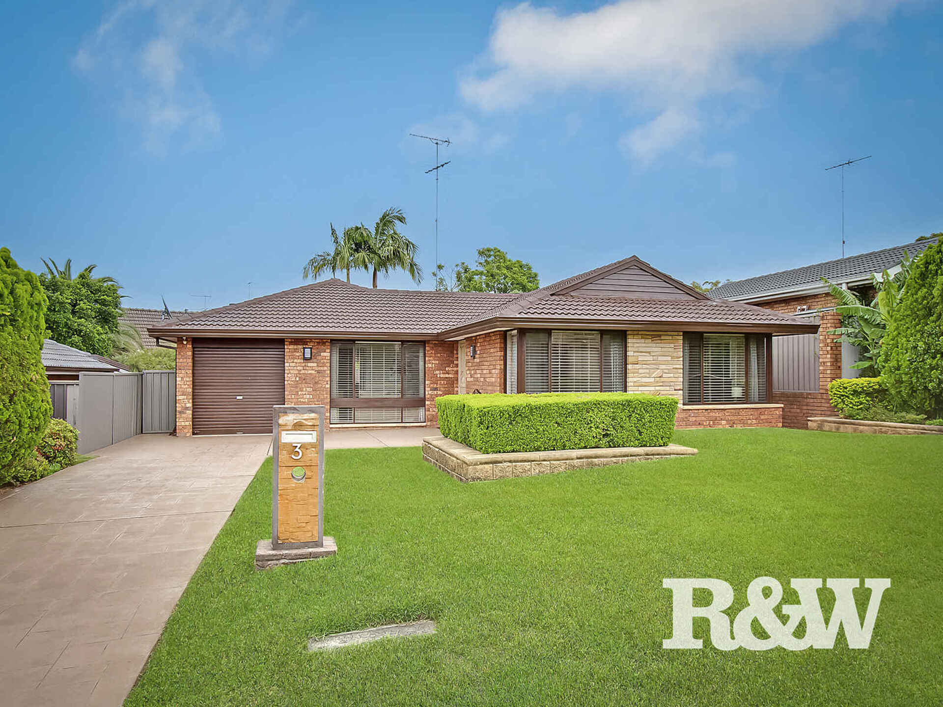 3 Barrallier Way St Clair
