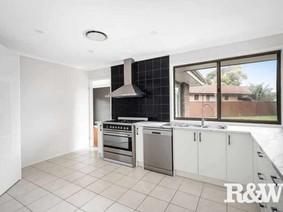 4 Galah Close St Clair