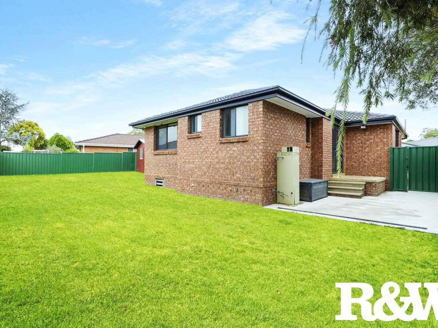 13 Kala Circuit St Clair 13 Kala Circuit St Clair