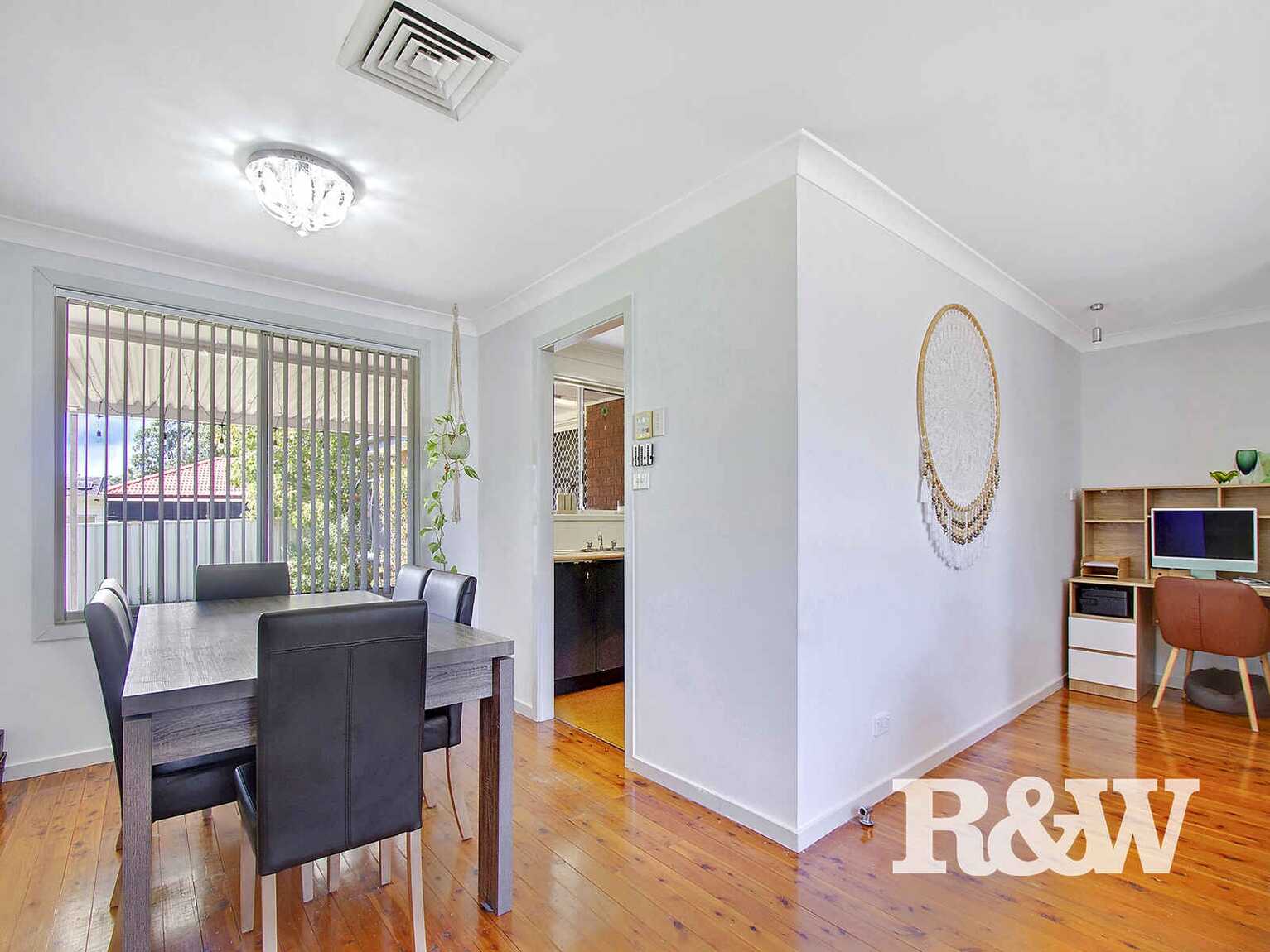 37 Windrush Circuit St Clair 37 Windrush Circuit St Clair