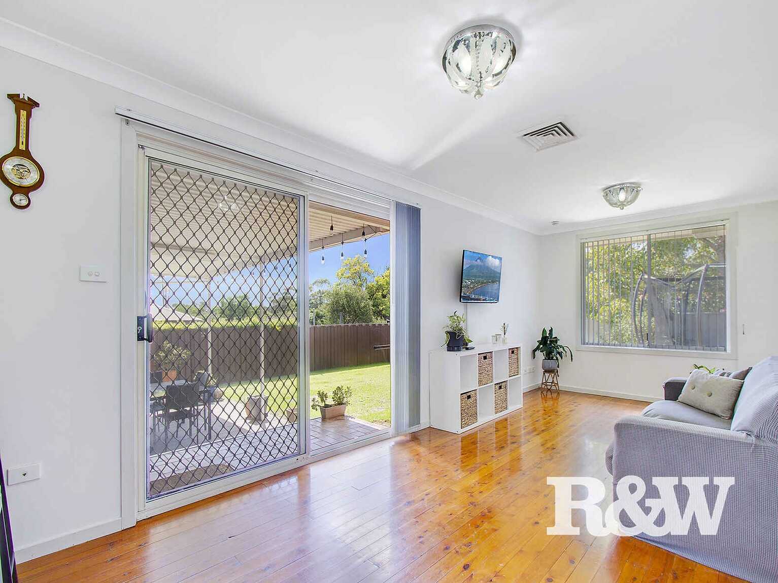 37 Windrush Circuit St Clair 37 Windrush Circuit St Clair