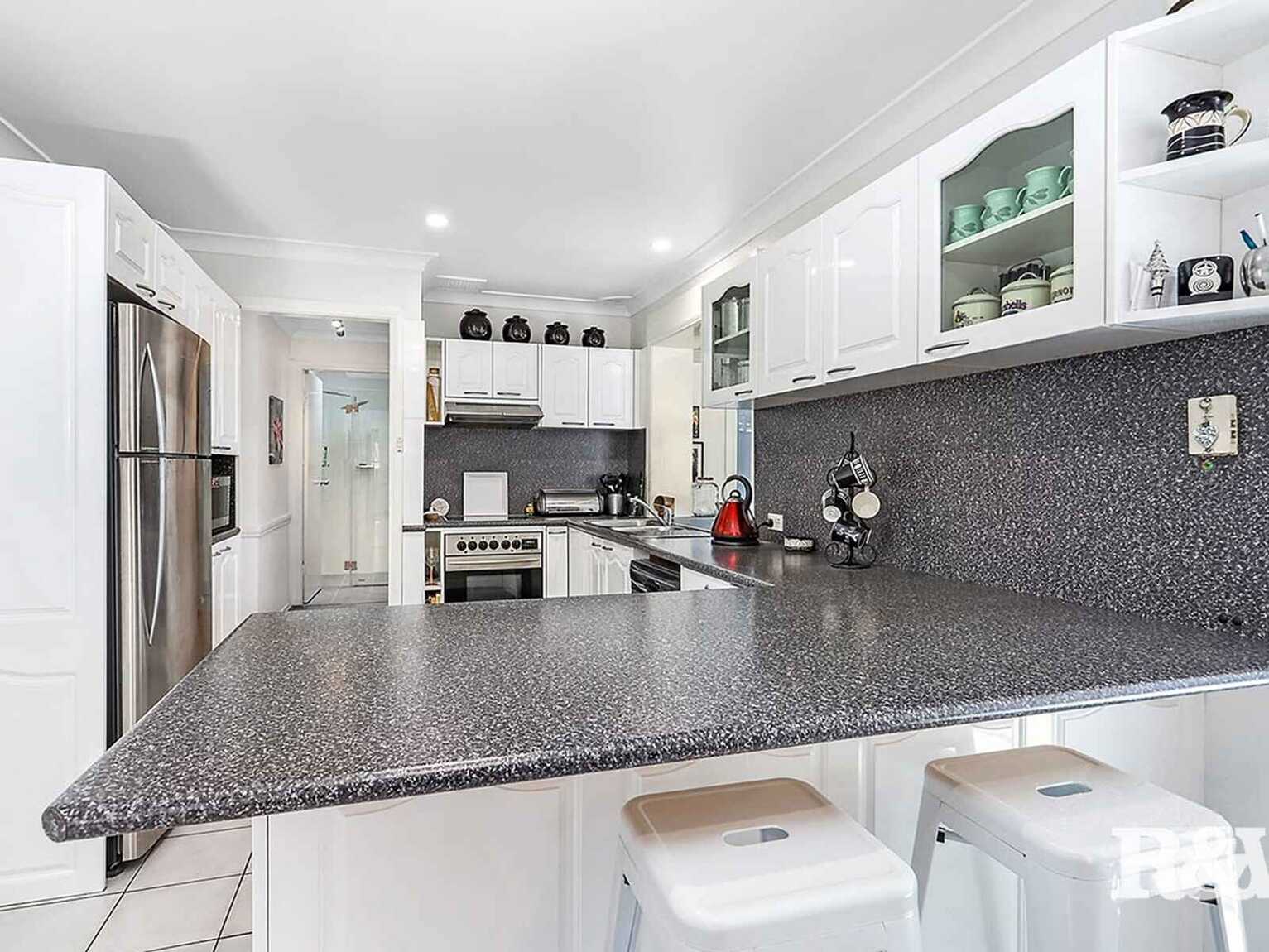 6 Olliver Crescent St Clair
