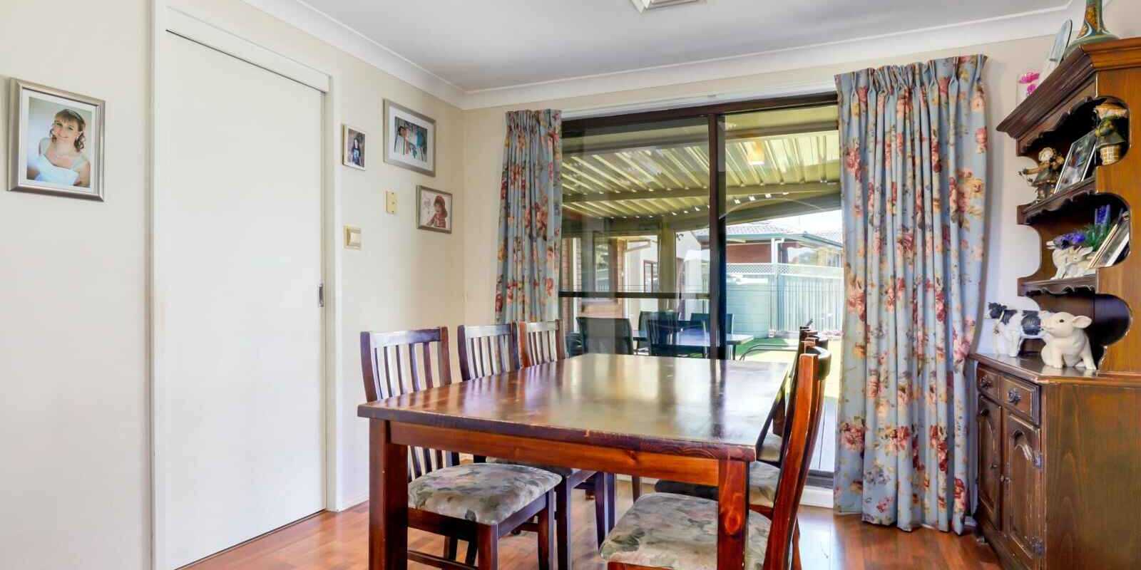 52 Leicester Way St Clair 52 Leicester Way St Clair
