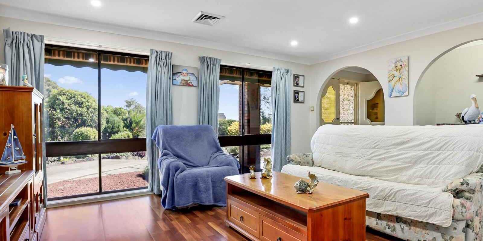 52 Leicester Way St Clair 52 Leicester Way St Clair