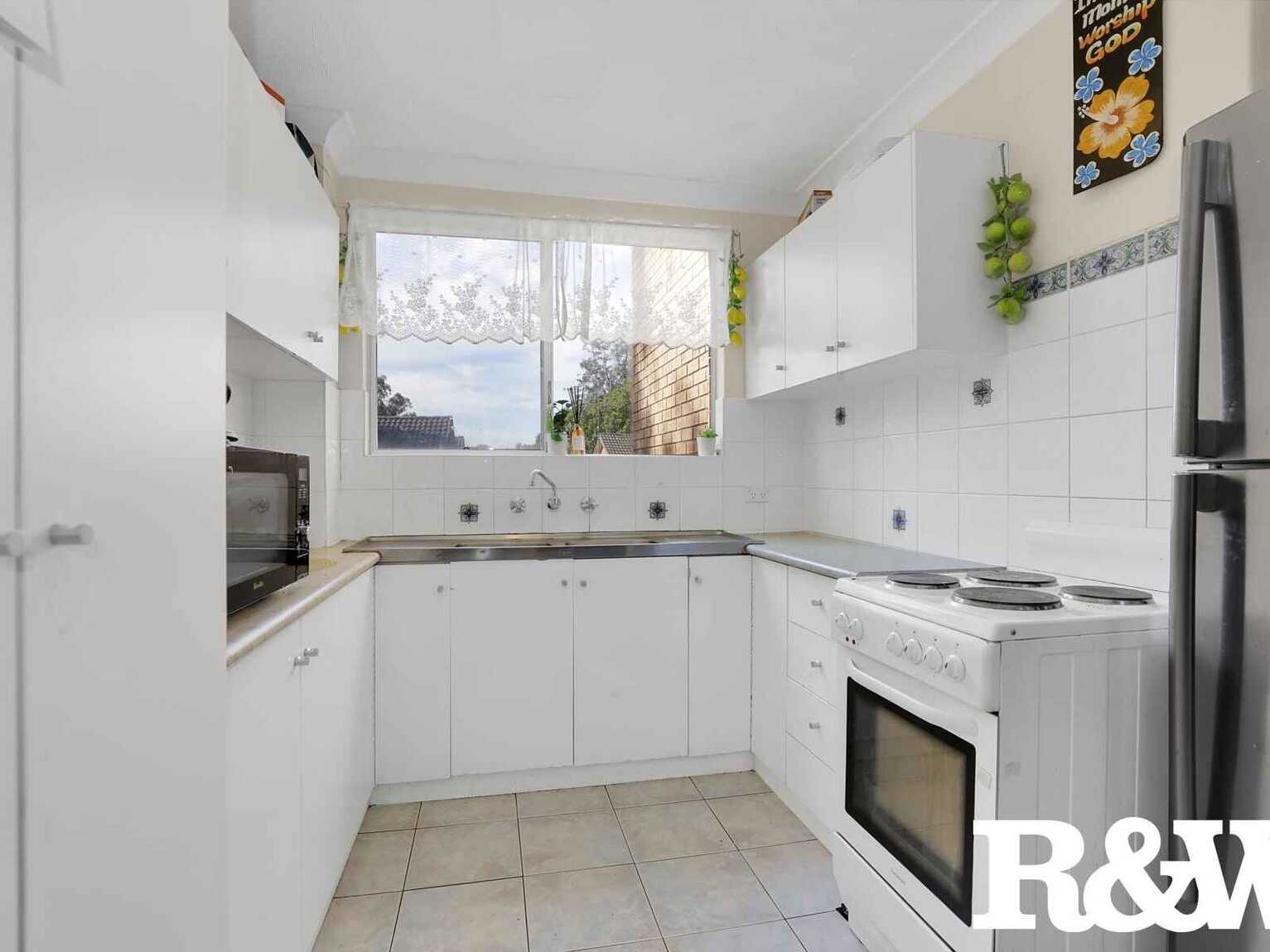 13/54 Park Avenue Kingswood