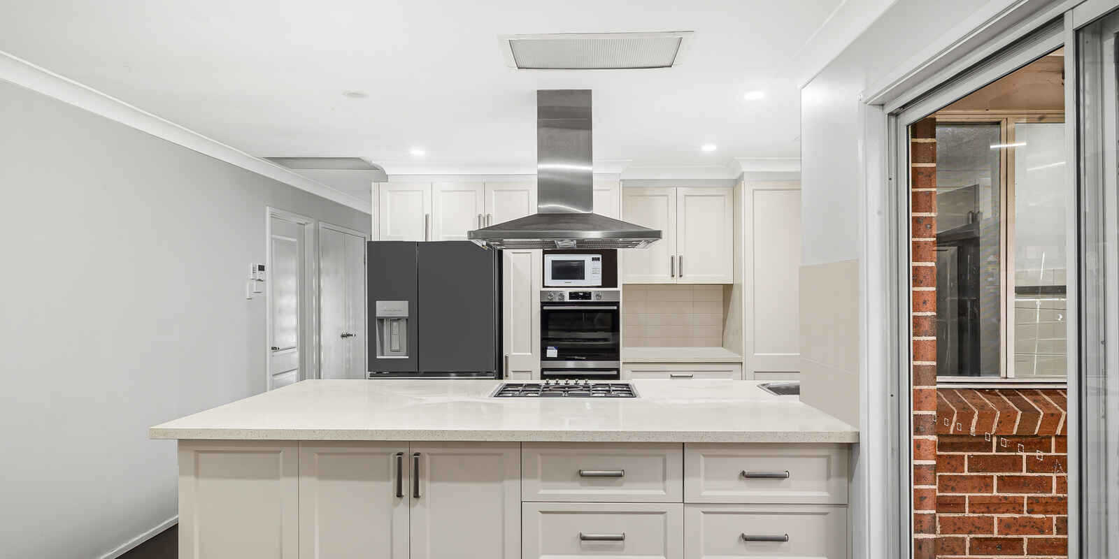 16 Como Close St Clair