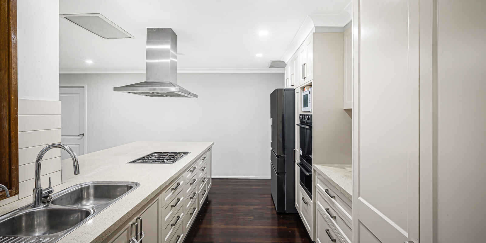 16 Como Close St Clair