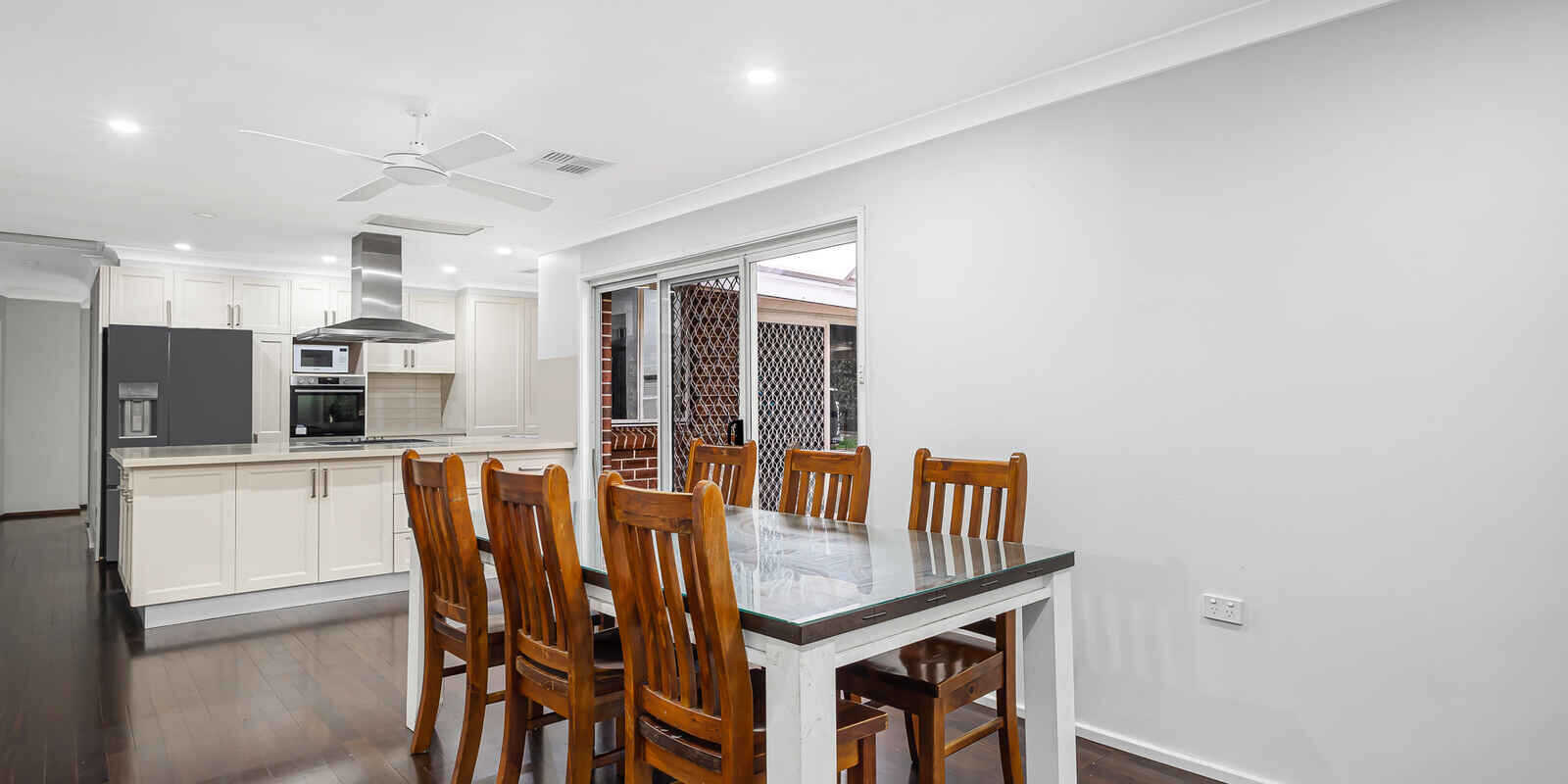 16 Como Close St Clair