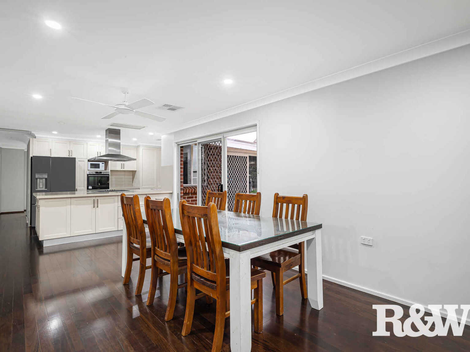 16 Como Close St Clair