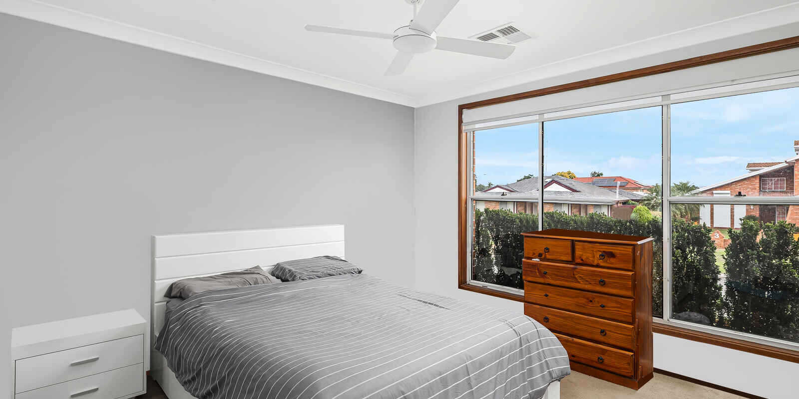 16 Como Close St Clair