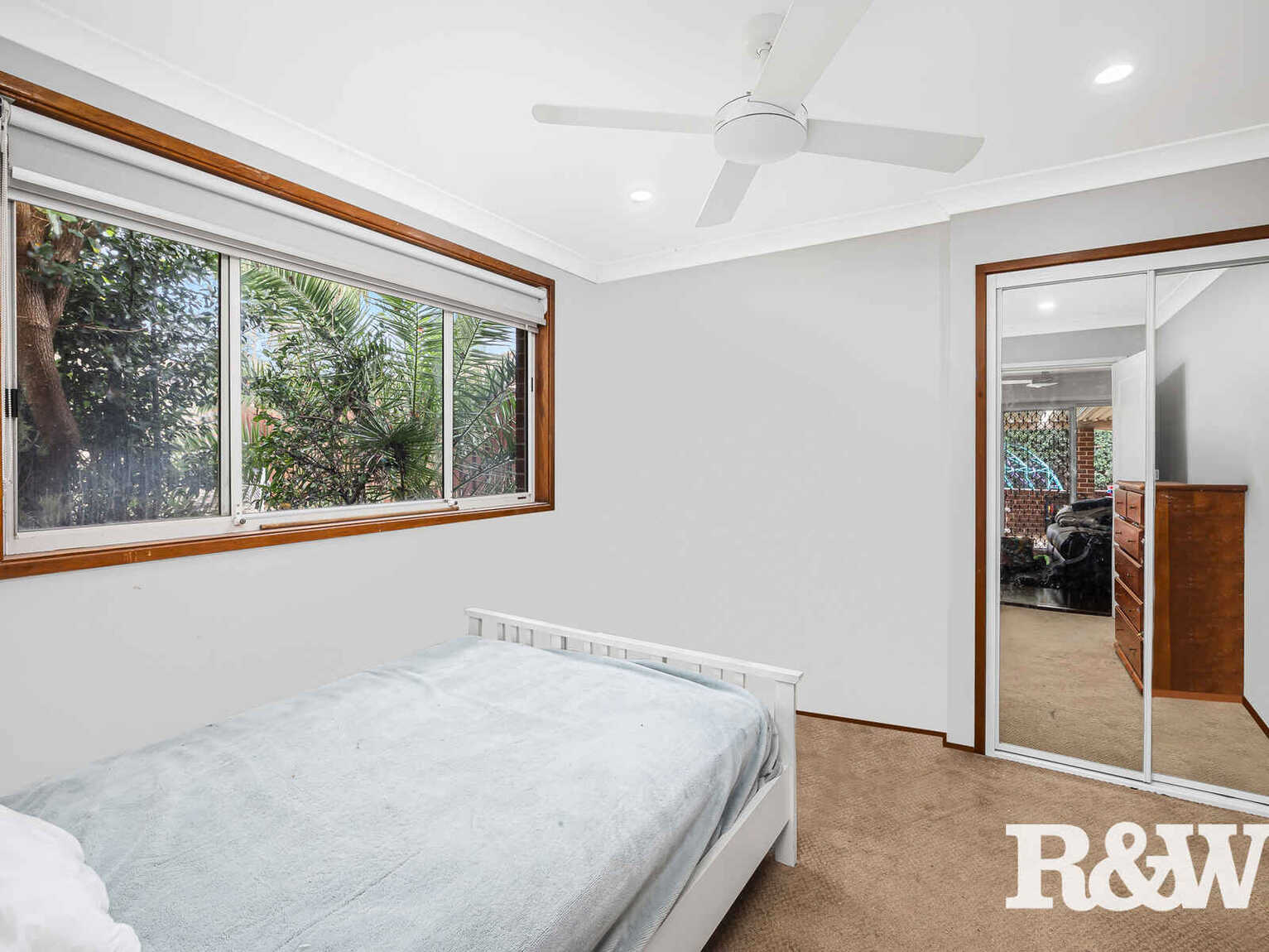 16 Como Close St Clair