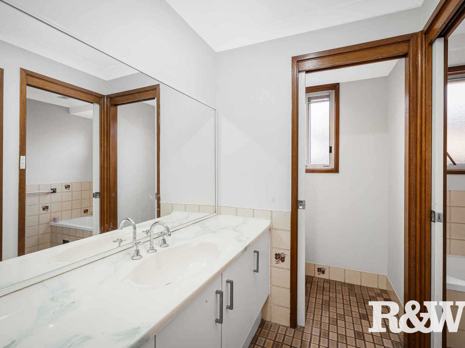 16 Como Close St Clair