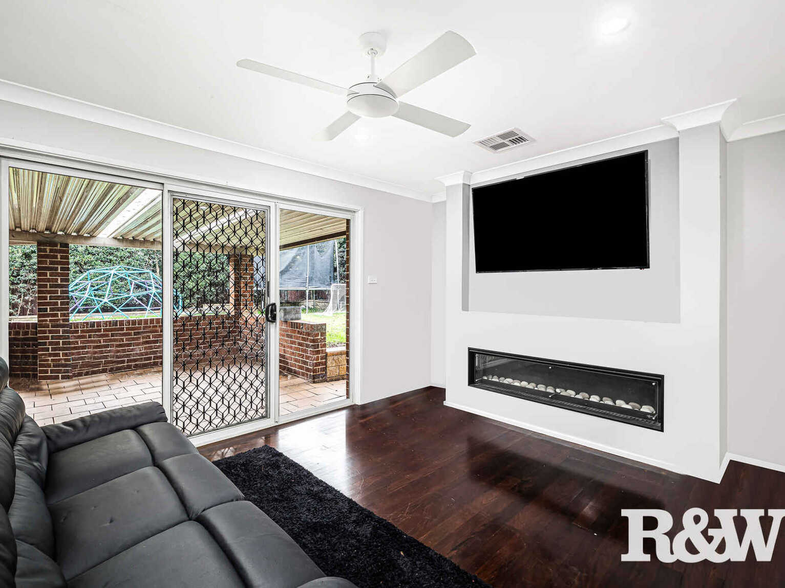 16 Como Close St Clair