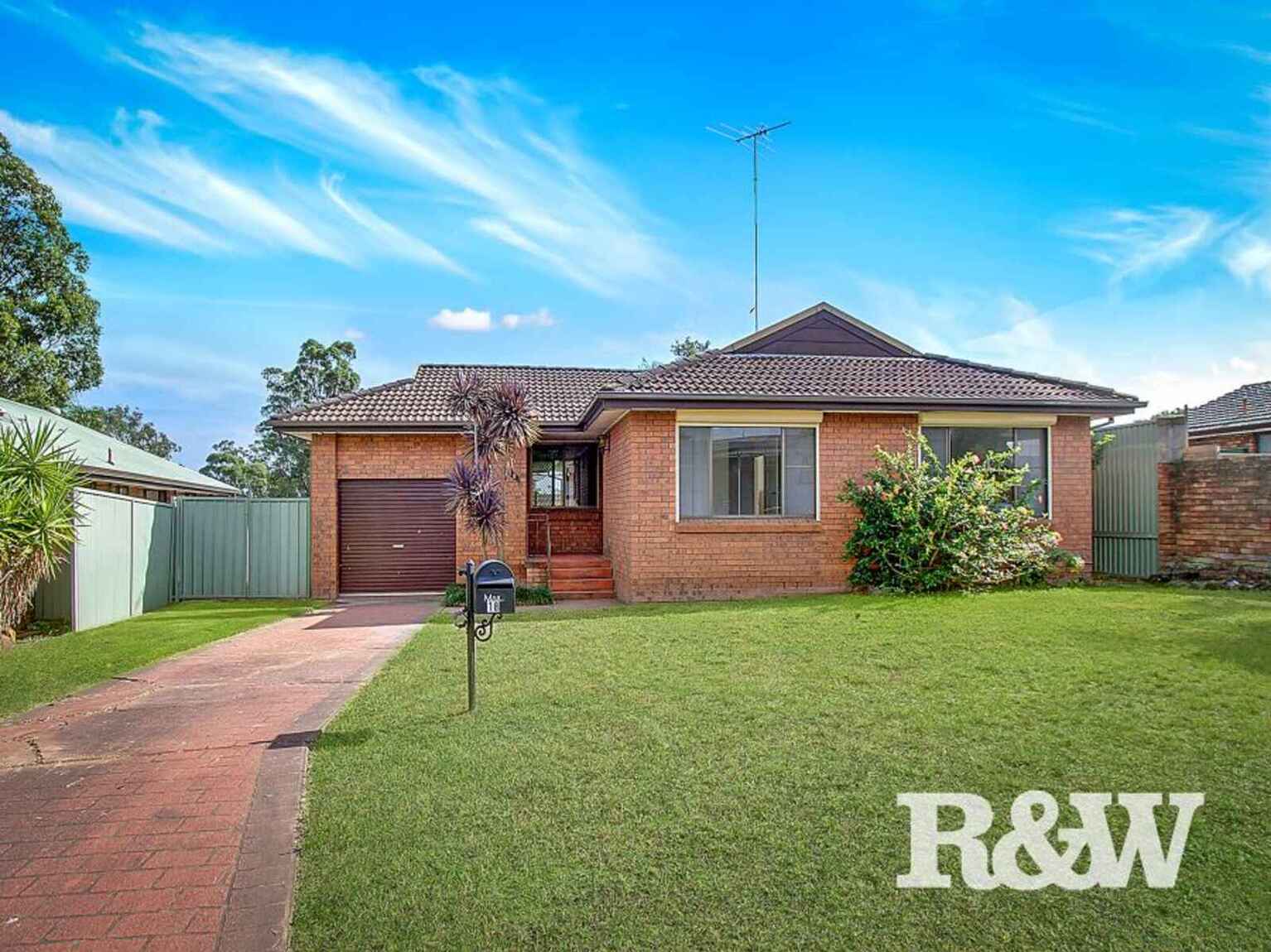 18 Caribou Close St Clair