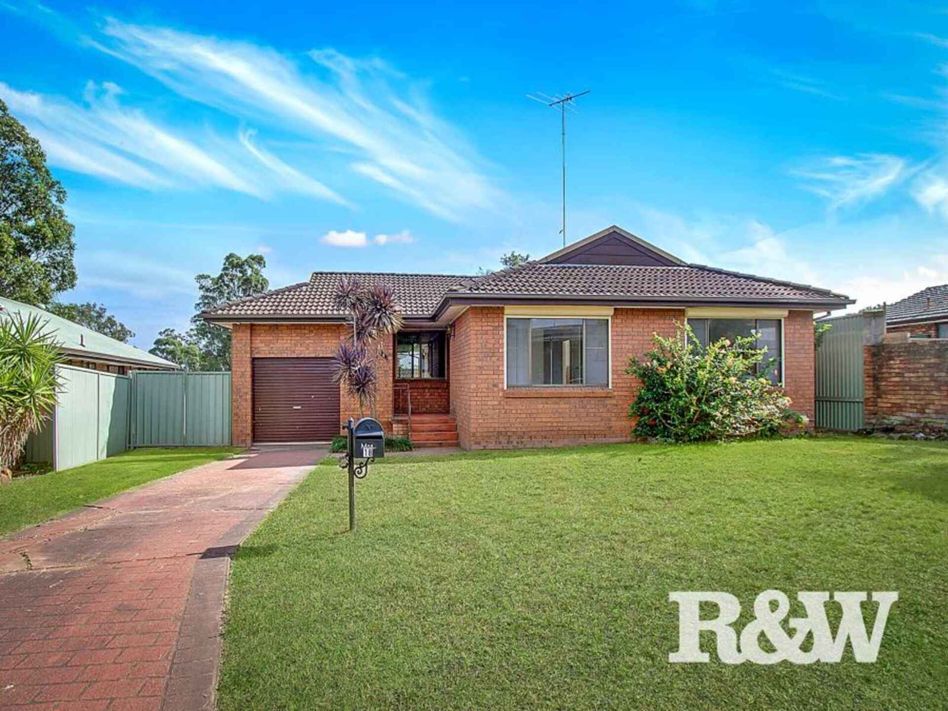 18 Caribou Close St Clair