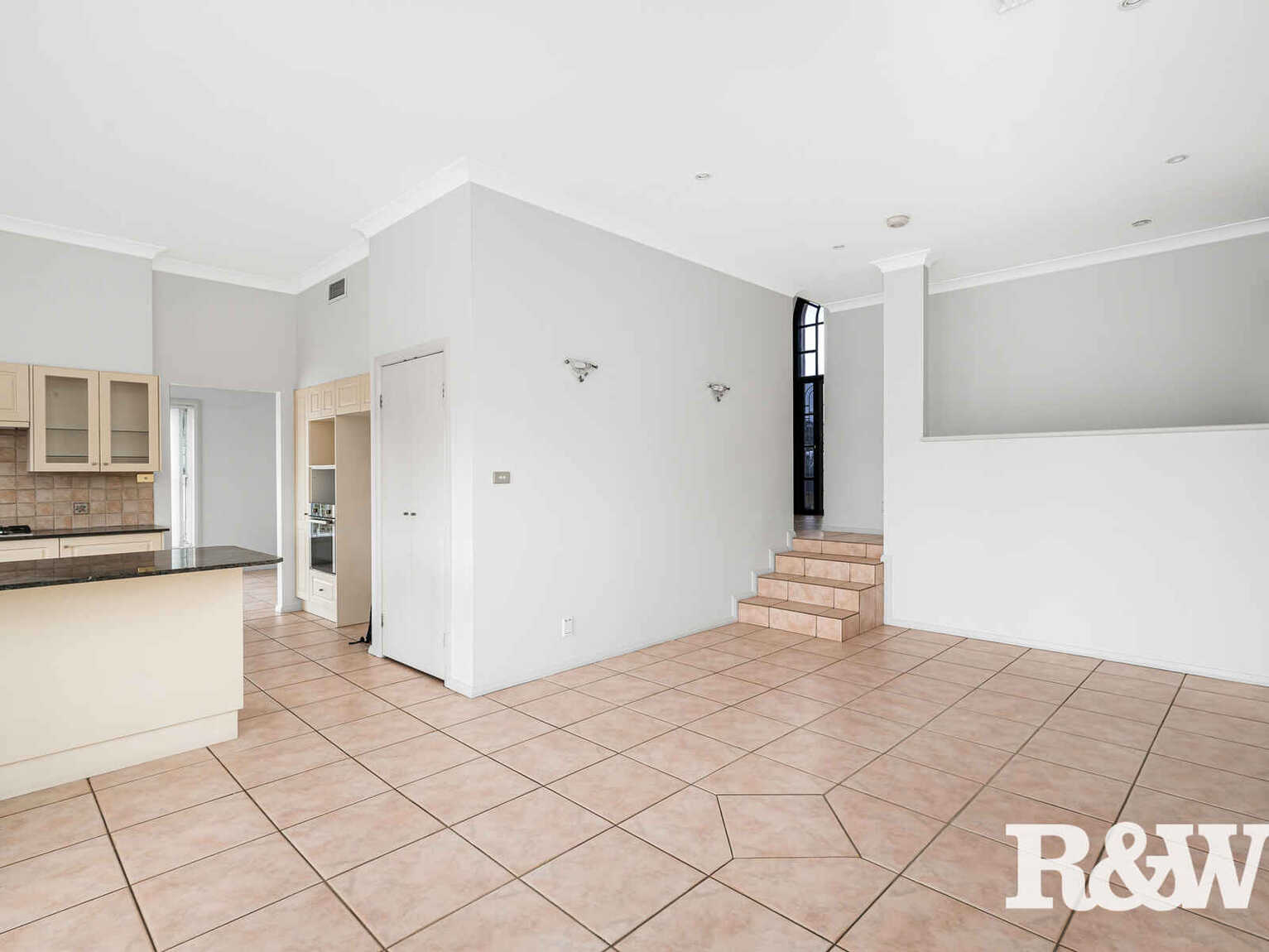 27 Explorers Way St Clair