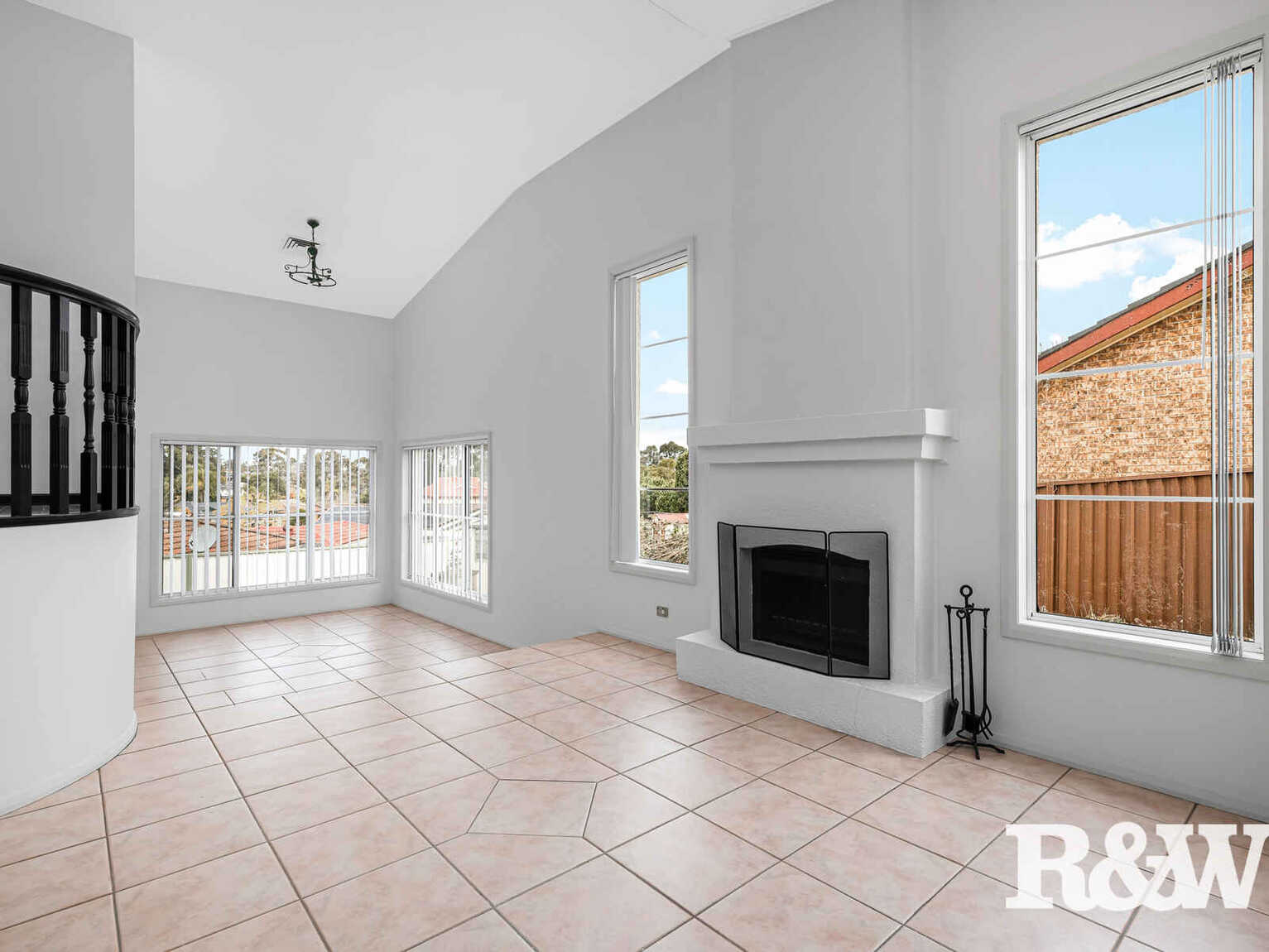 27 Explorers Way St Clair