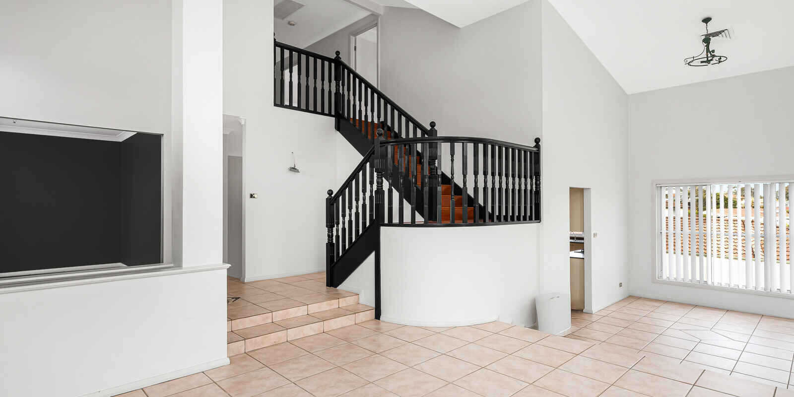 27 Explorers Way St Clair