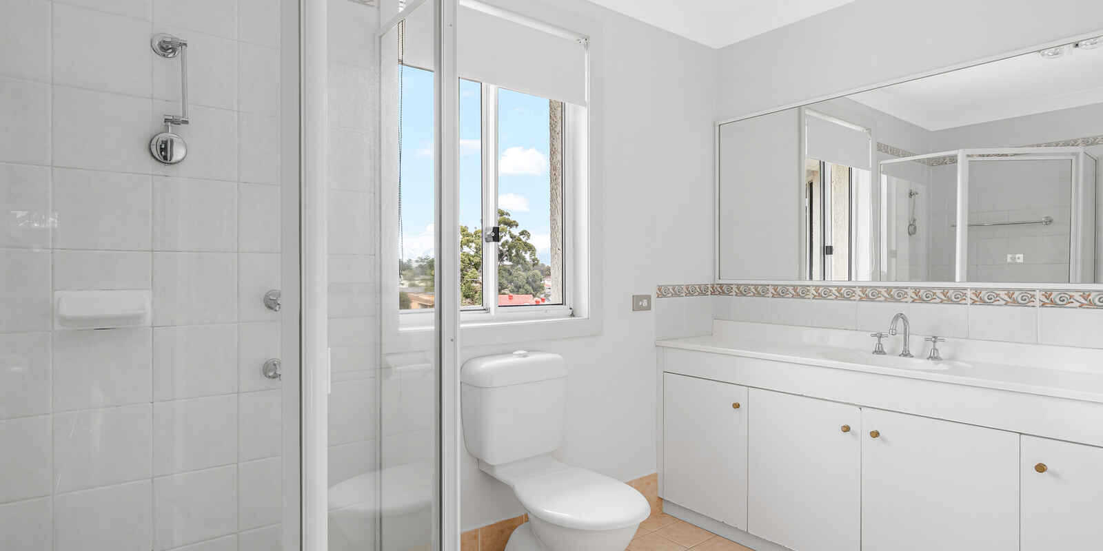 27 Explorers Way St Clair