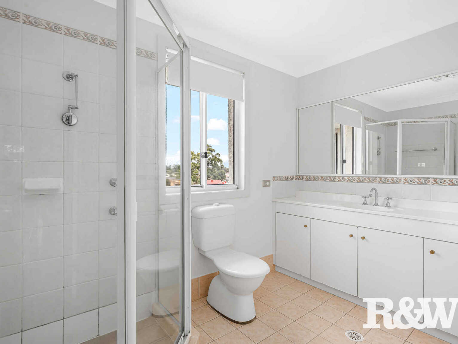 27 Explorers Way St Clair