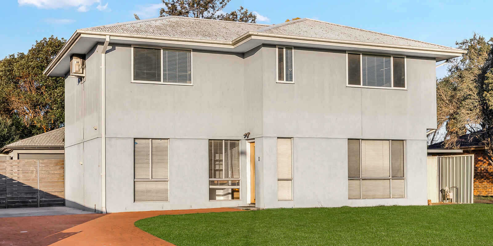24 Madison Circuit St Clair