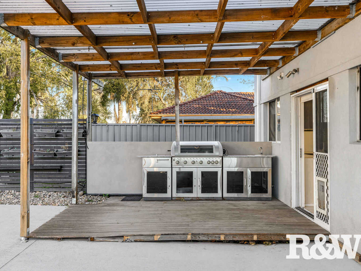 24 Madison Circuit St Clair