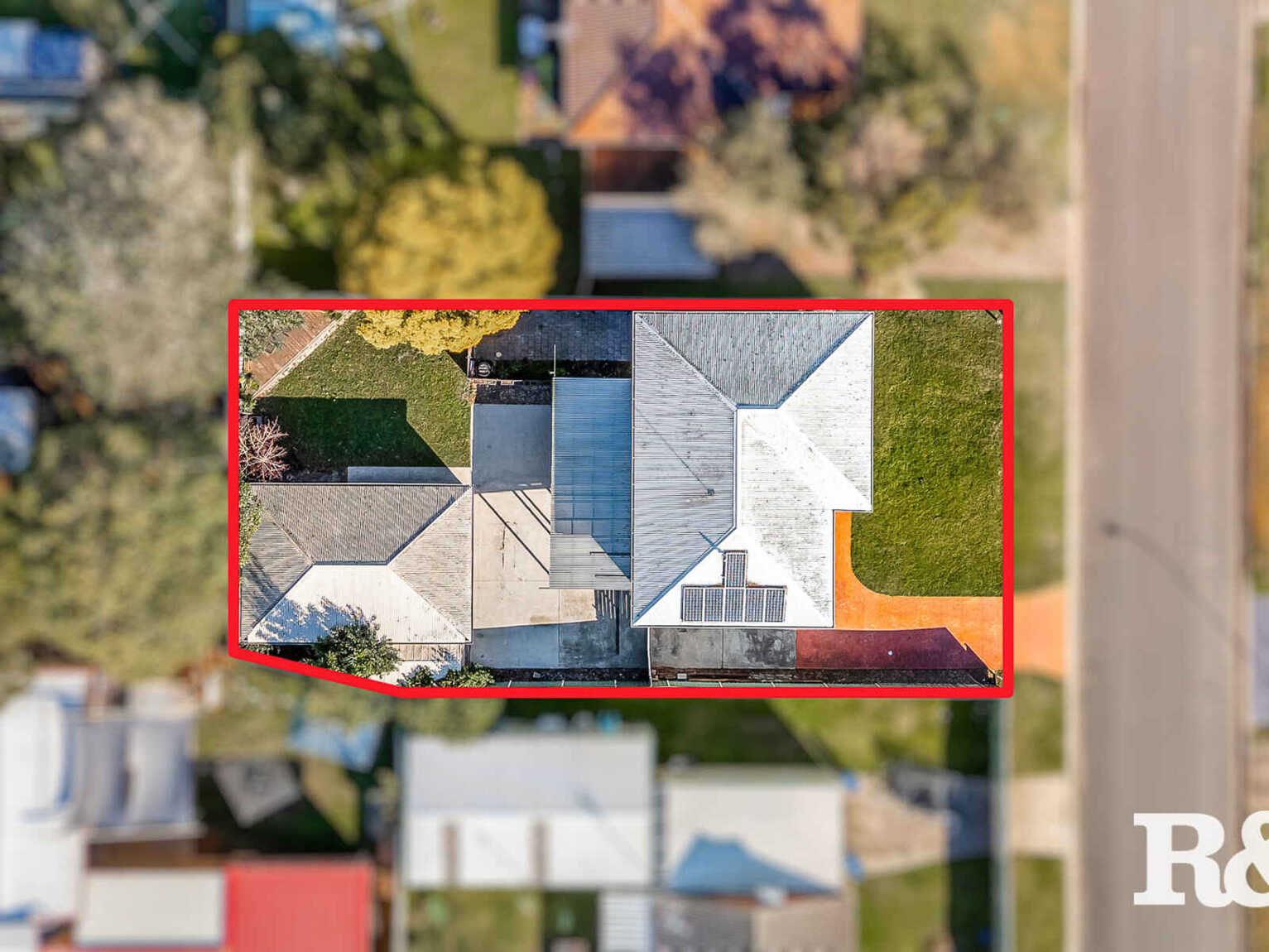 24 Madison Circuit St Clair