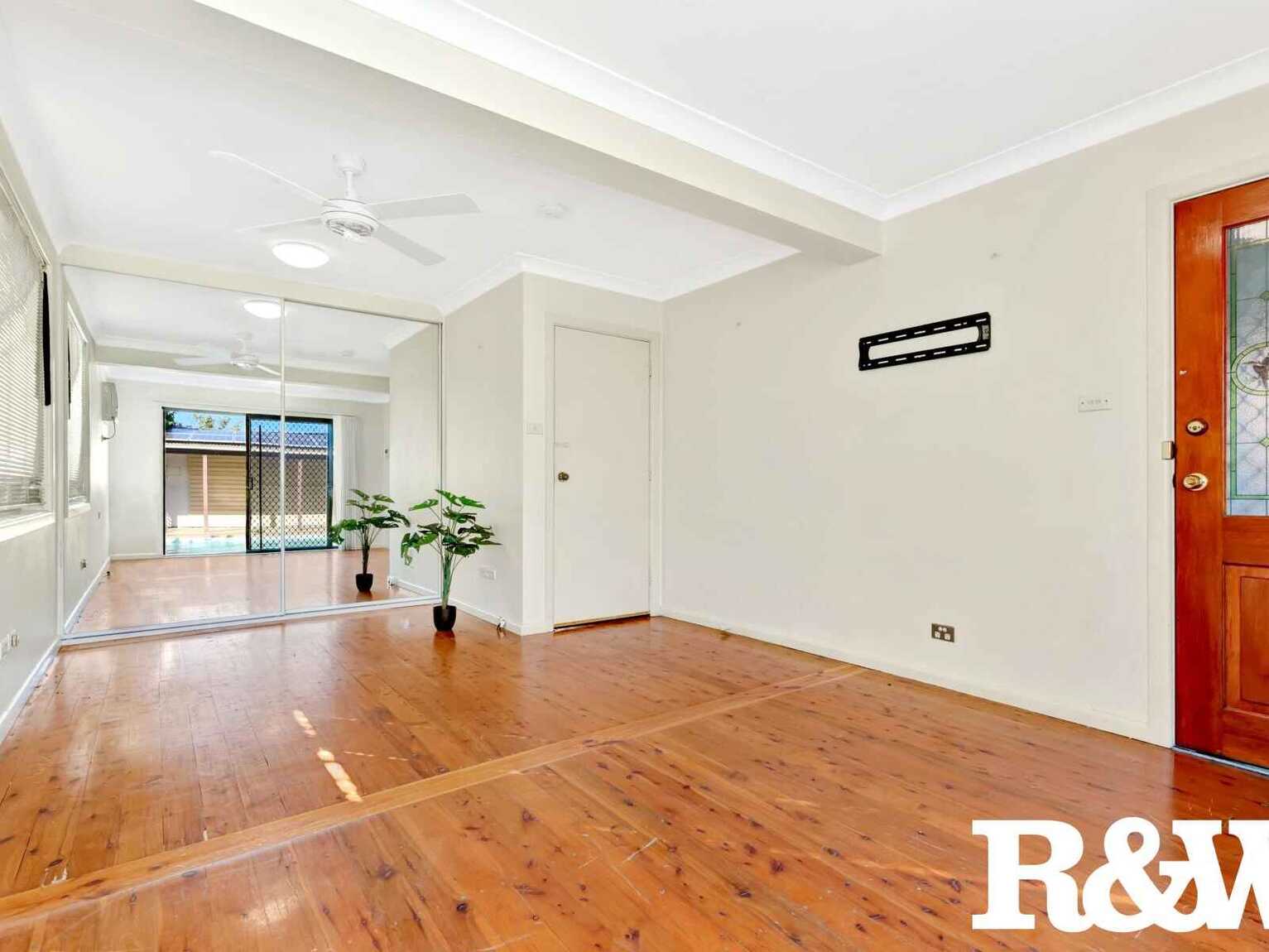 36 Gasmata Crescent Whalan 36 Gasmata Crescent Whalan