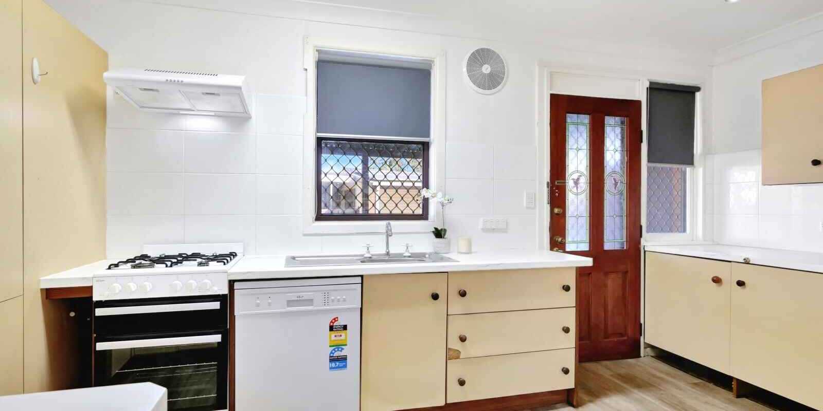 36 Gasmata Crescent Whalan 36 Gasmata Crescent Whalan