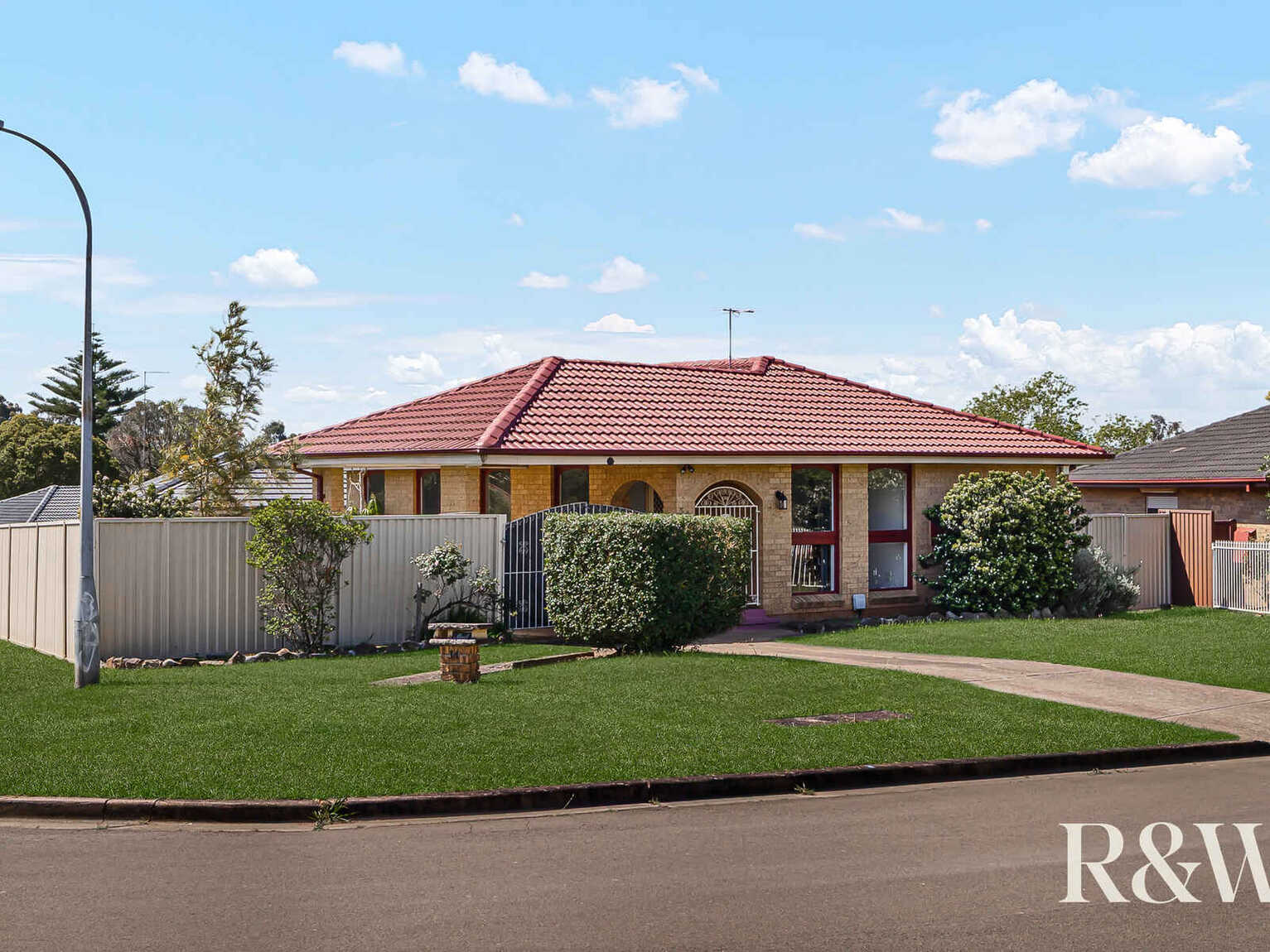 34 Alexandra Circuit St Clair